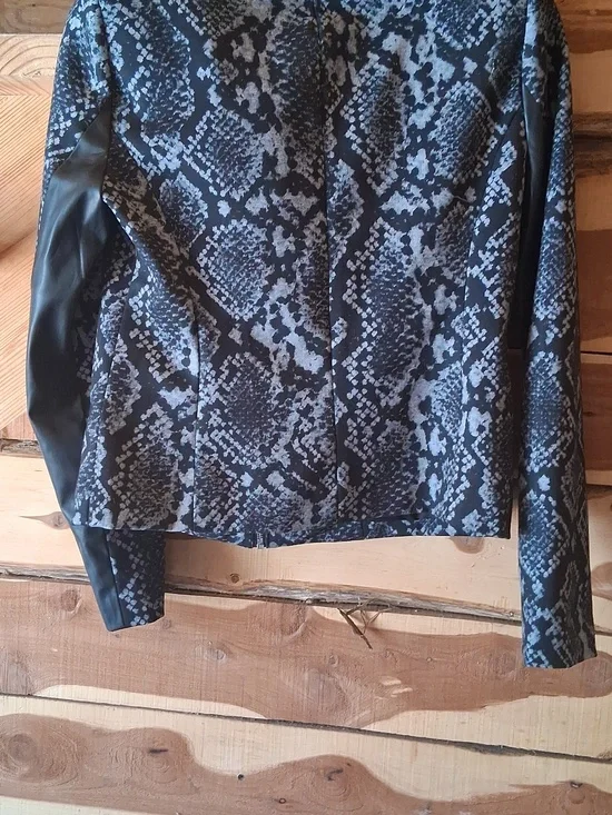 NWOT Womens DKNY Black and Gray Snake-Print Zip Jacket Faux Leather Trim - Picture 4 of 6